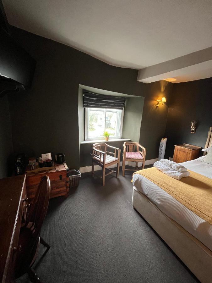 The Kings Arms Otel Didmarton Dış mekan fotoğraf