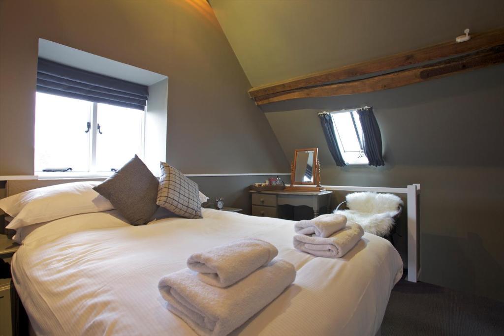 The Kings Arms Otel Didmarton Oda fotoğraf