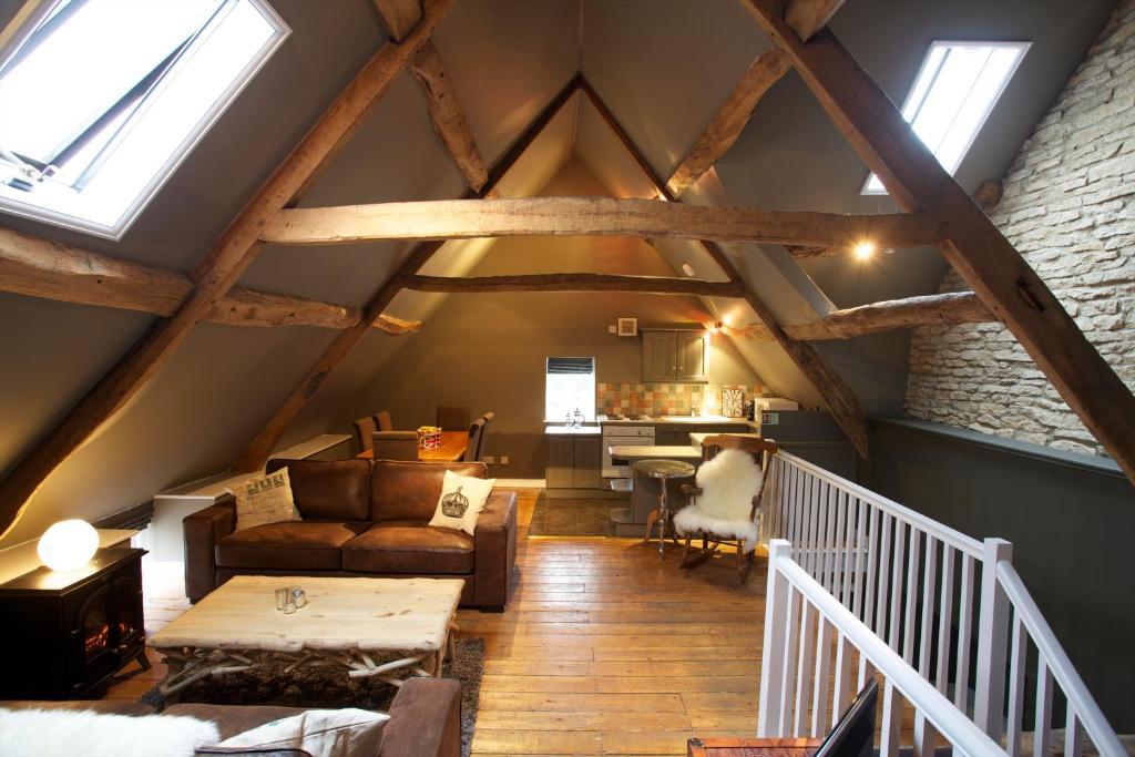 The Kings Arms Otel Didmarton Oda fotoğraf
